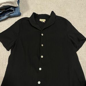 TravelSmith Black Casual Button Down Shirt